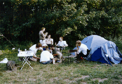 Op de camping/werkplaats